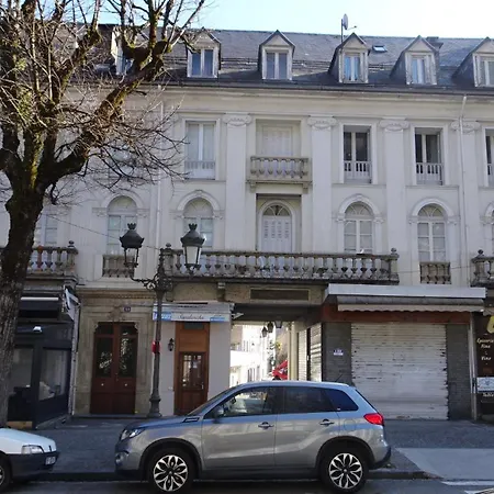 T4 Luchon Plein Centre Apartment