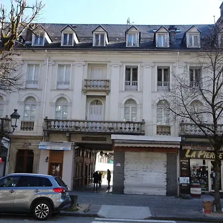 T4 Luchon Plein Centre Apartment *
